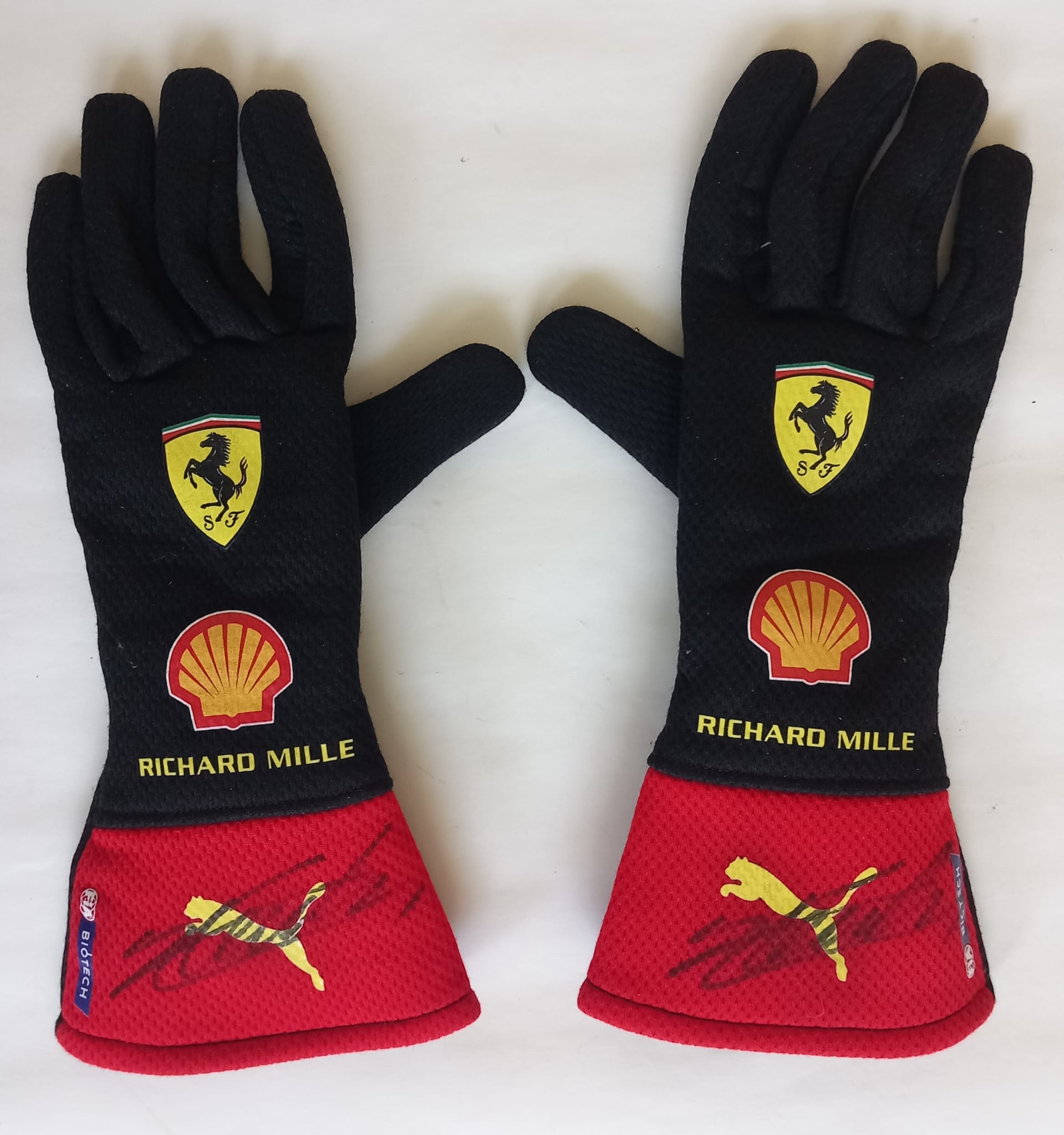 2023 Carlos Sainz Scuderia Ferrari F1 Gloves - Dubai Sports Pro